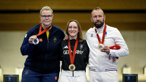 Auf dem Siegerpodest: Schwedin Anna Benson, Natascha Hiltrup aus Deutschland und der Franzose Jean-Louis Michau