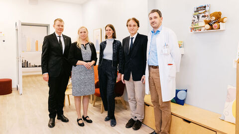 Ministerin Diana Stolz besucht das ChildhoodHaus (Kinderschutzambulanz) im Universitätsklinikum Frankfurt Ministerin Diana Stolz besucht das ChildhoodHaus (Kinderschutzambulanz) im Universitätsklinikum Frankfurt
