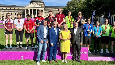 Medaillenvergabe vor Kurhaus in Wiesbaden