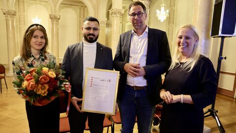 Urkundenübergabe an (Kennen-)Lerntaxi