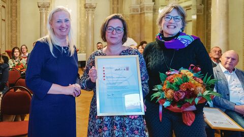 Urkundenübergabe an KiTa Nils Holgersson e.V.