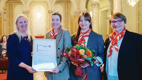 Urkundenübergabe an die Malteser Einkaufsengel