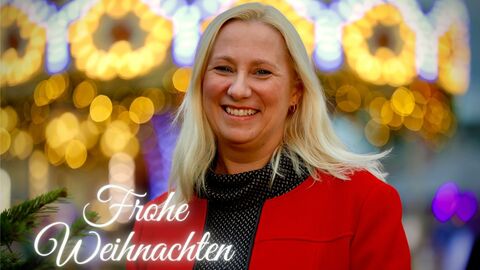 Familienministerin Stolz in weihnachtlichem Ambiente