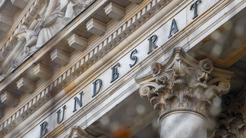 Schriftzug Bundesrat am Gebäude